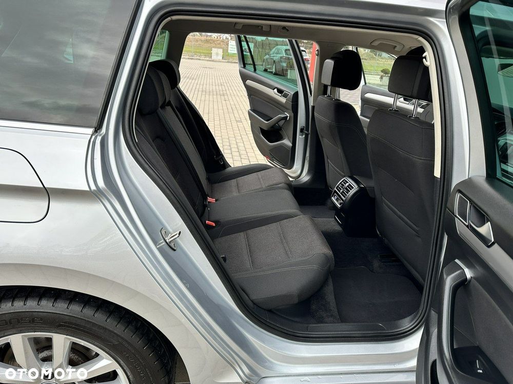 Volkswagen Passat Variant 2.0 TDI SCR Comfortline - 15