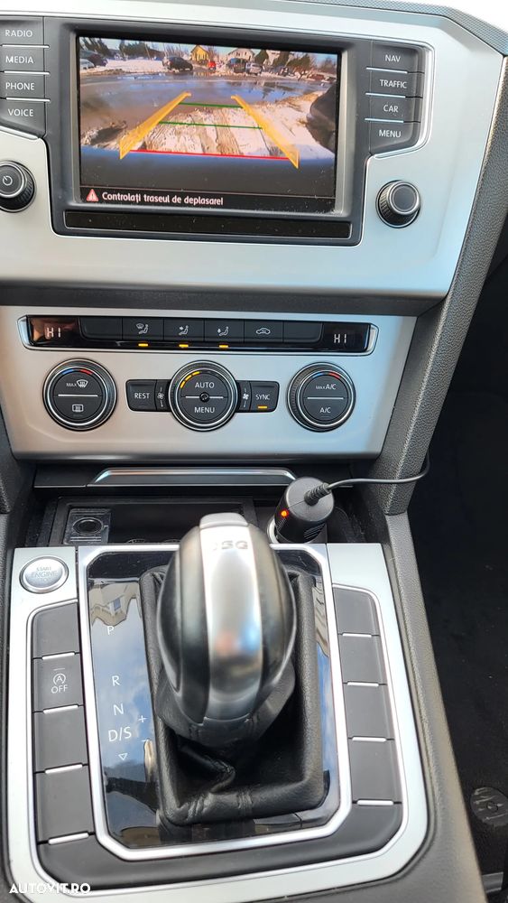 Volkswagen Passat 1.6 TDI (BlueMotion Technology) DSG Comfortline - 11