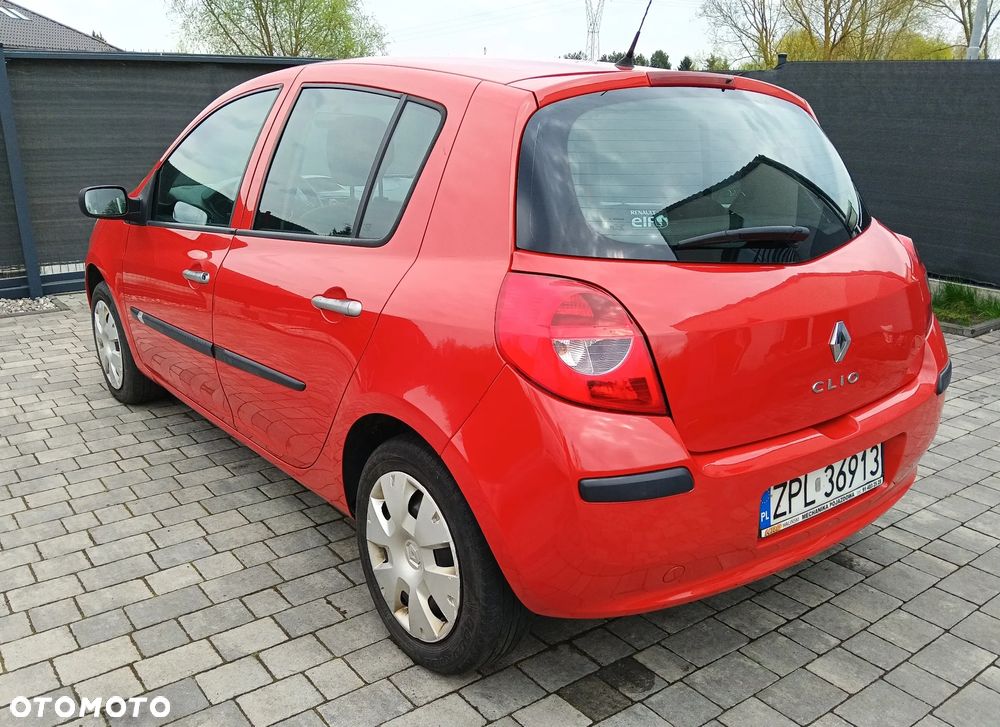 Renault Clio 1.2 16V Authentique - 3