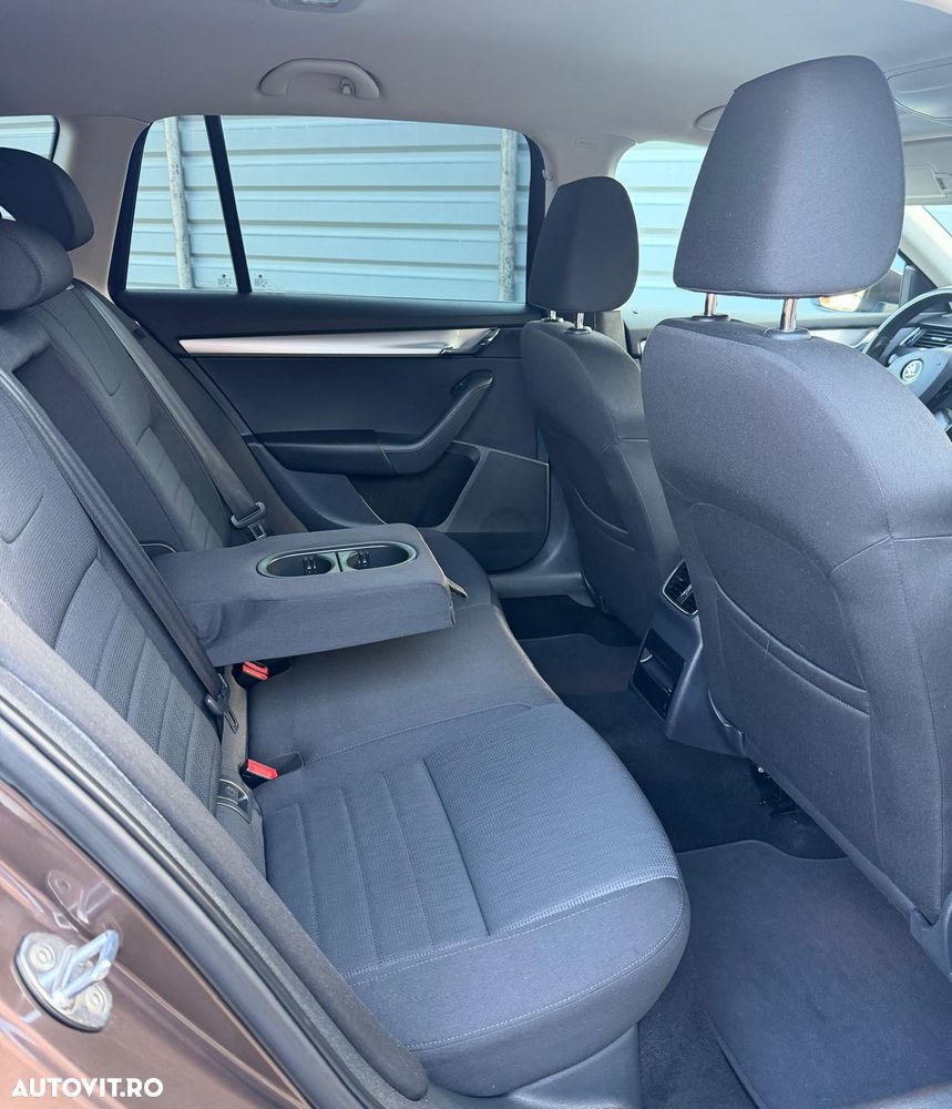 Skoda Octavia 1.6 TDI DPF Elegance - 19