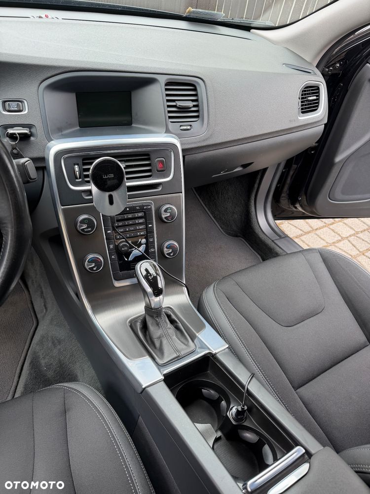 Volvo S60 D4 Drive-E Momentum - 10