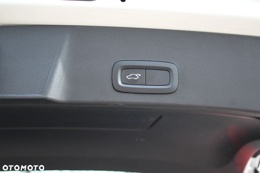 Volvo XC 40 D3 Momentum Pro - 25