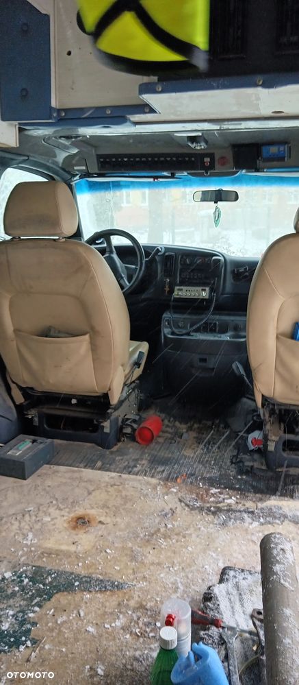 Chevrolet Express - 17