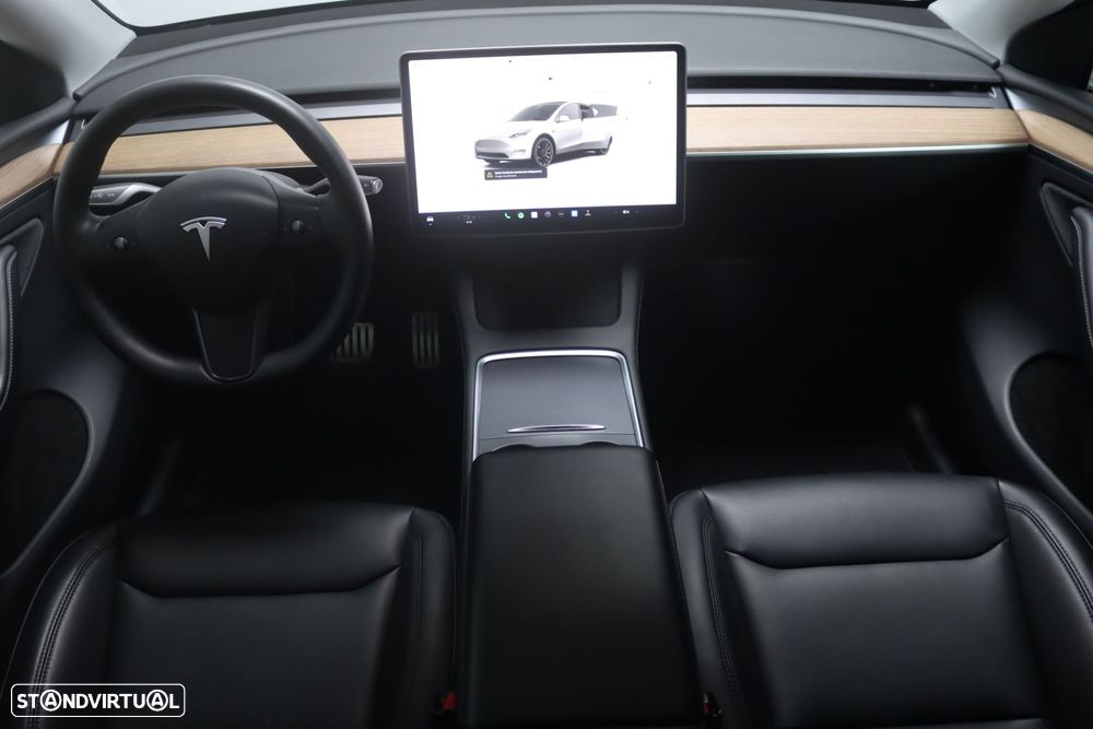 Tesla Model Y Performance Dual Motor AWD - 14