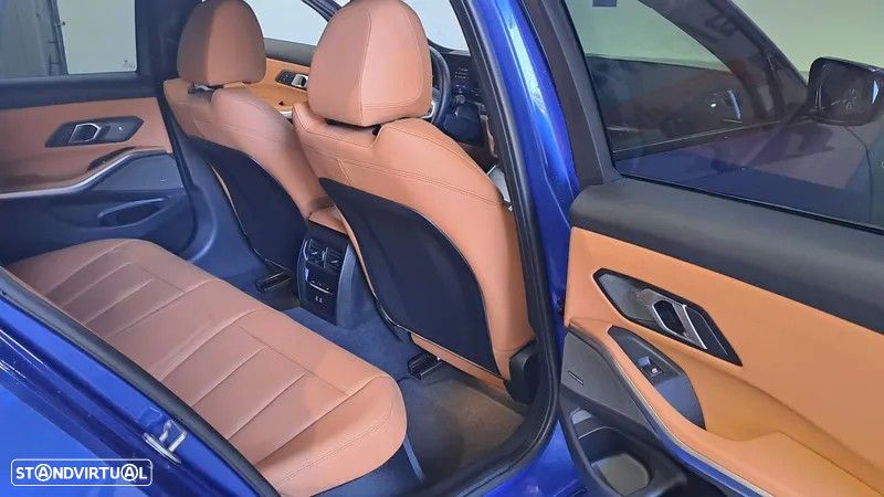 BMW 320 e Pack Desportivo M Auto - 20