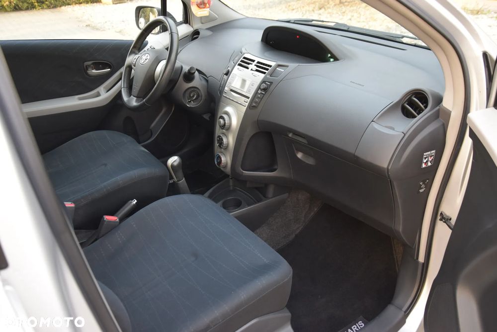 Toyota Yaris - 24