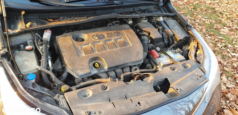 Toyota Avensis 1.8 Prestige - 26