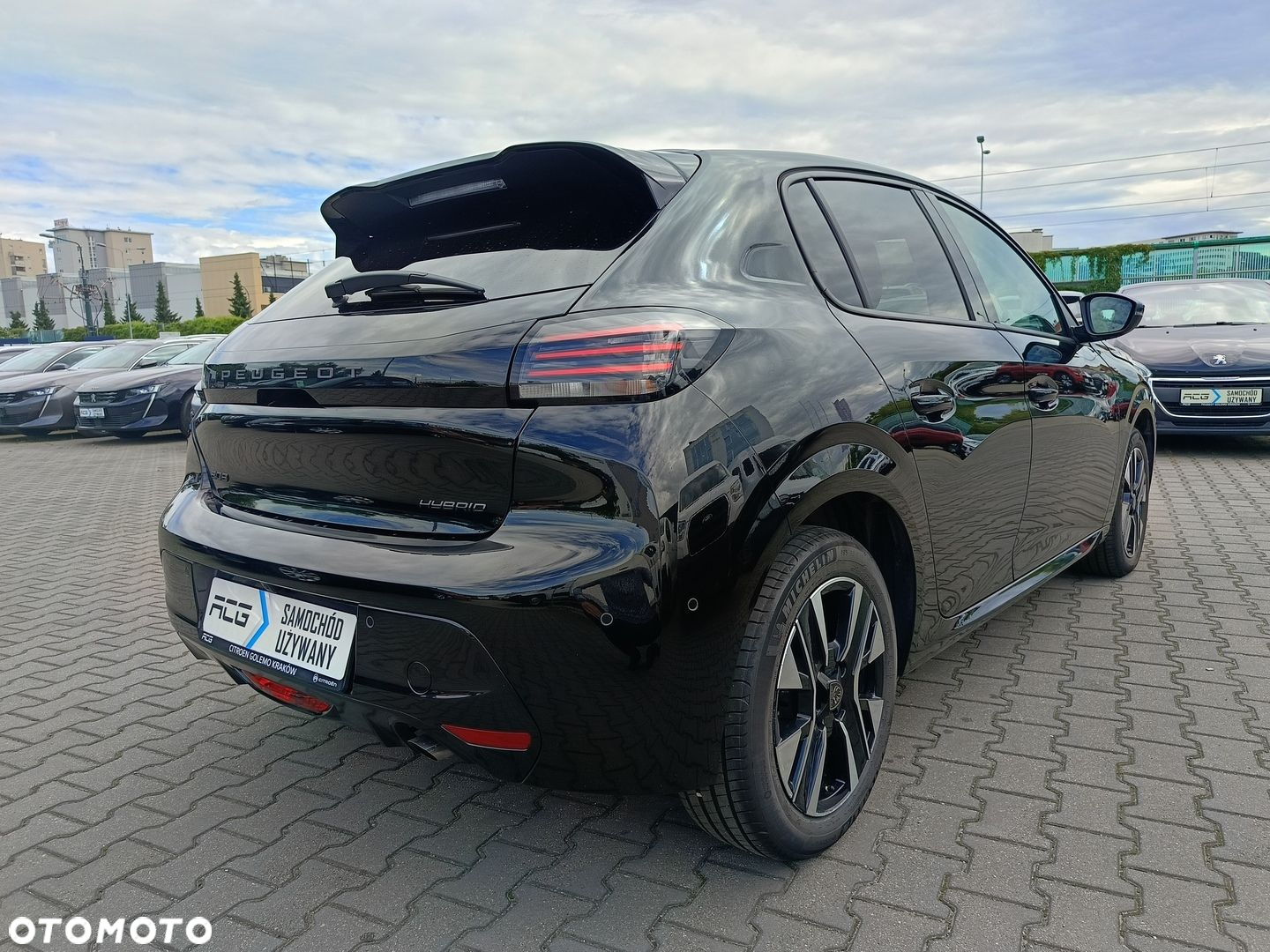 Peugeot 208 1.2 mHEV Allure - 2