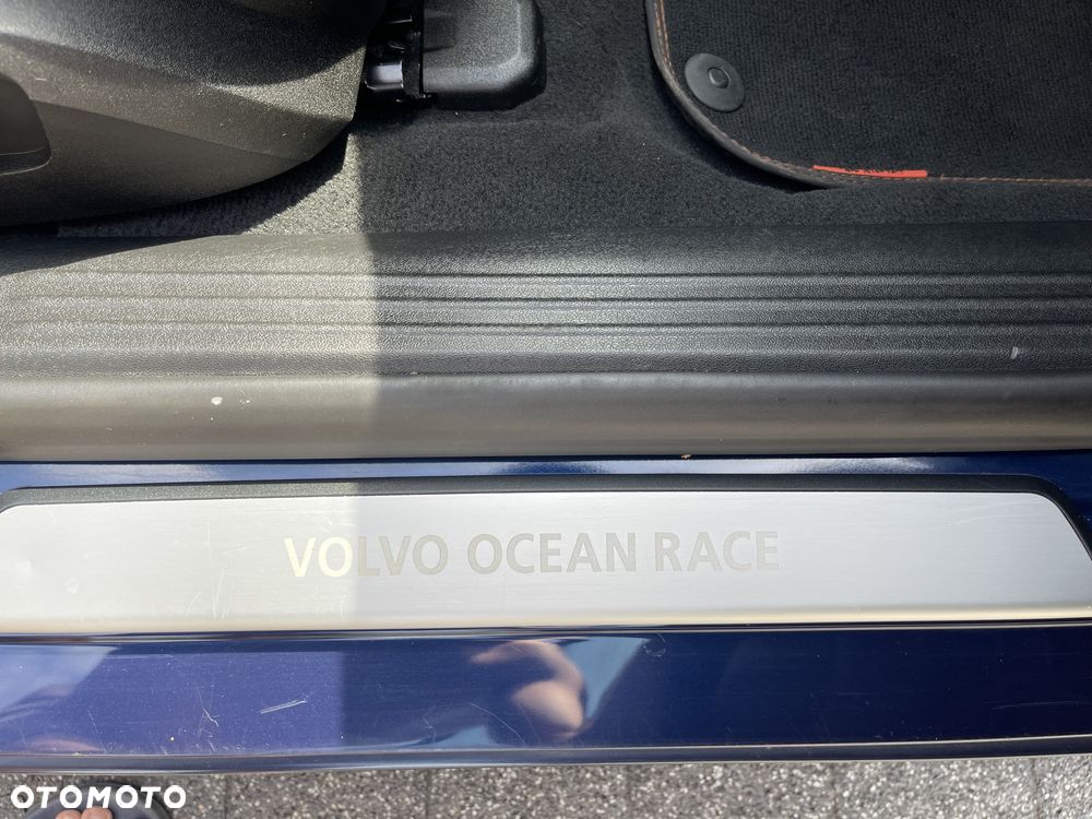 Volvo V40 D4 Drive-E Ocean Race - 35