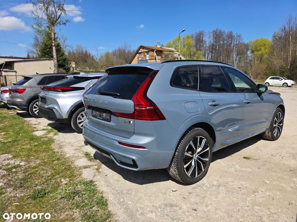 Volvo XC 60 B4 D AWD Plus Dark - 3