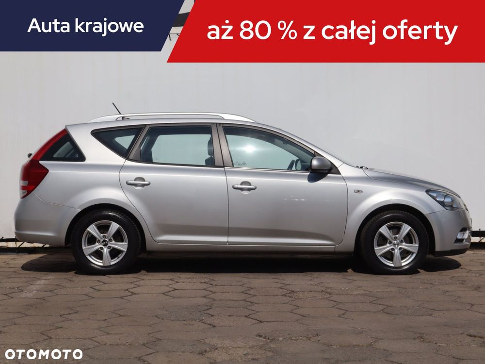 Kia Ceed - 8