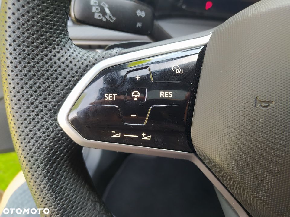Volkswagen Golf - 11