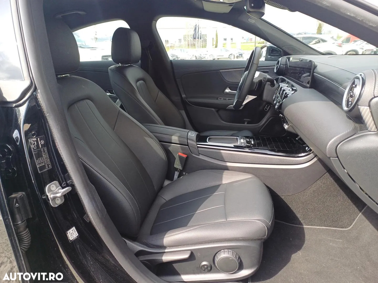Mercedes-Benz CLA 180 7G-DCT - 20