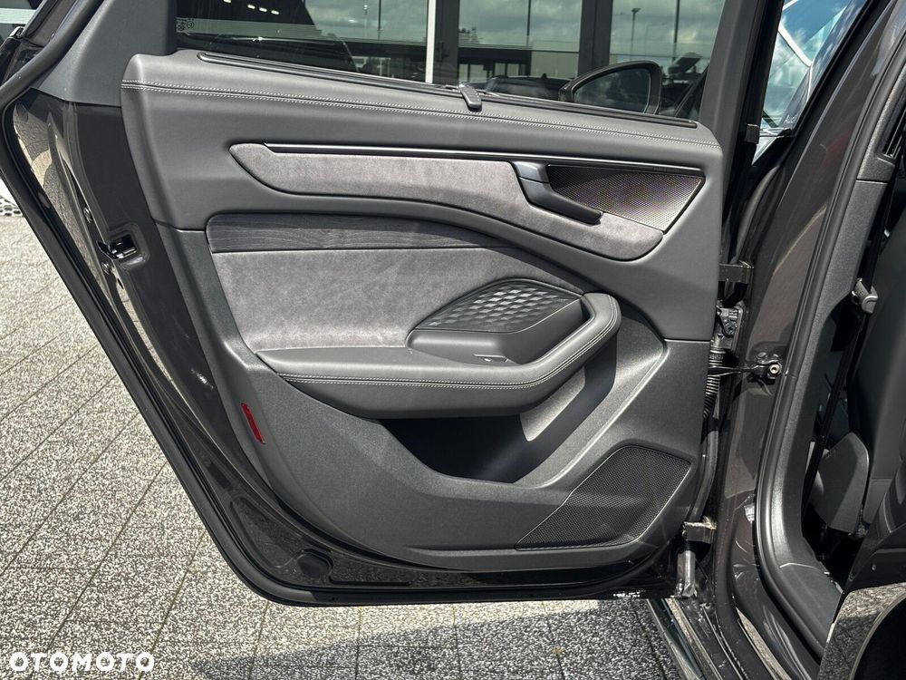 Audi A6 Avant - 16