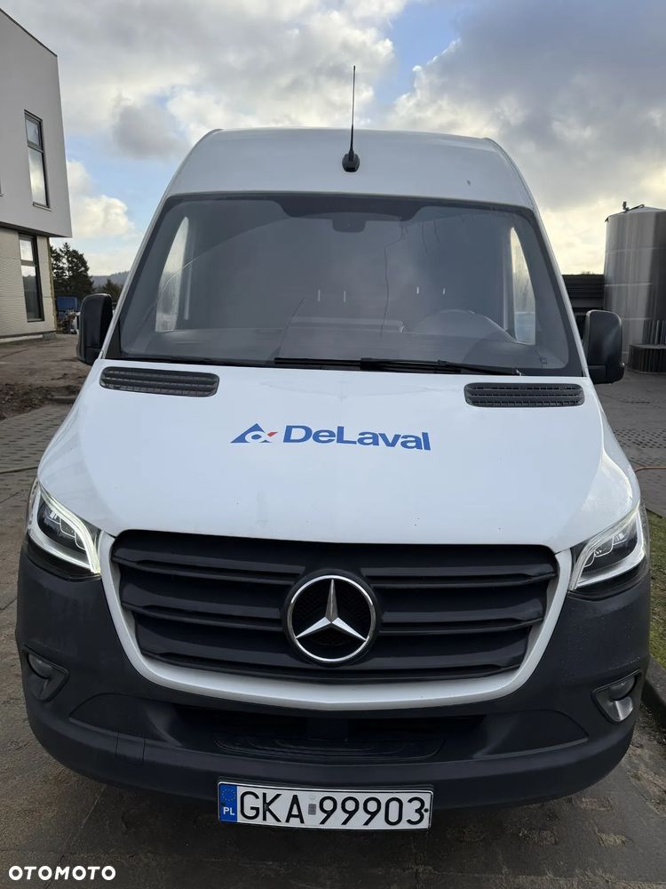 Mercedes-Benz Sprinter - 2