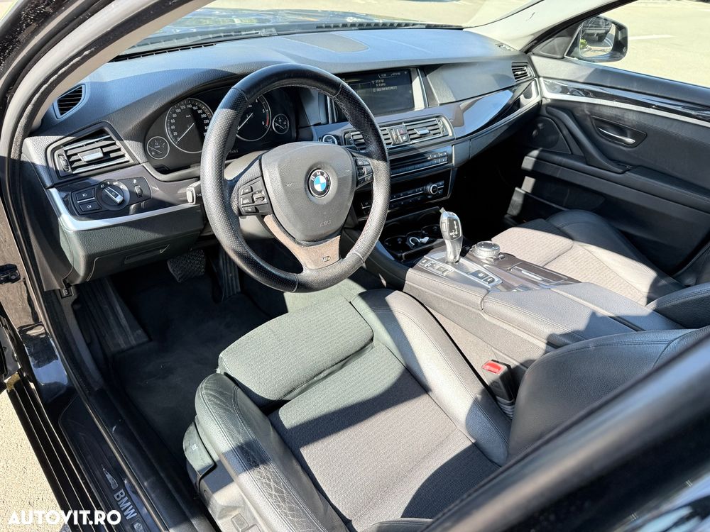BMW Seria 5 525d xDrive - 13