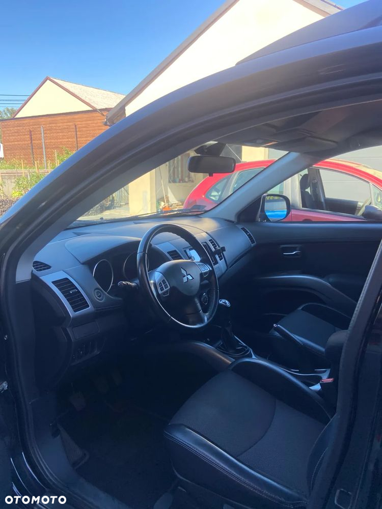 Mitsubishi Outlander 2.0 Intense + NAVI 2WD EU5 - 8