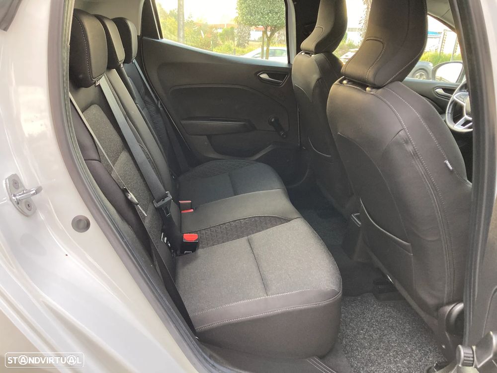 Renault Clio TCe 100 BUSINESS EDITION - 32