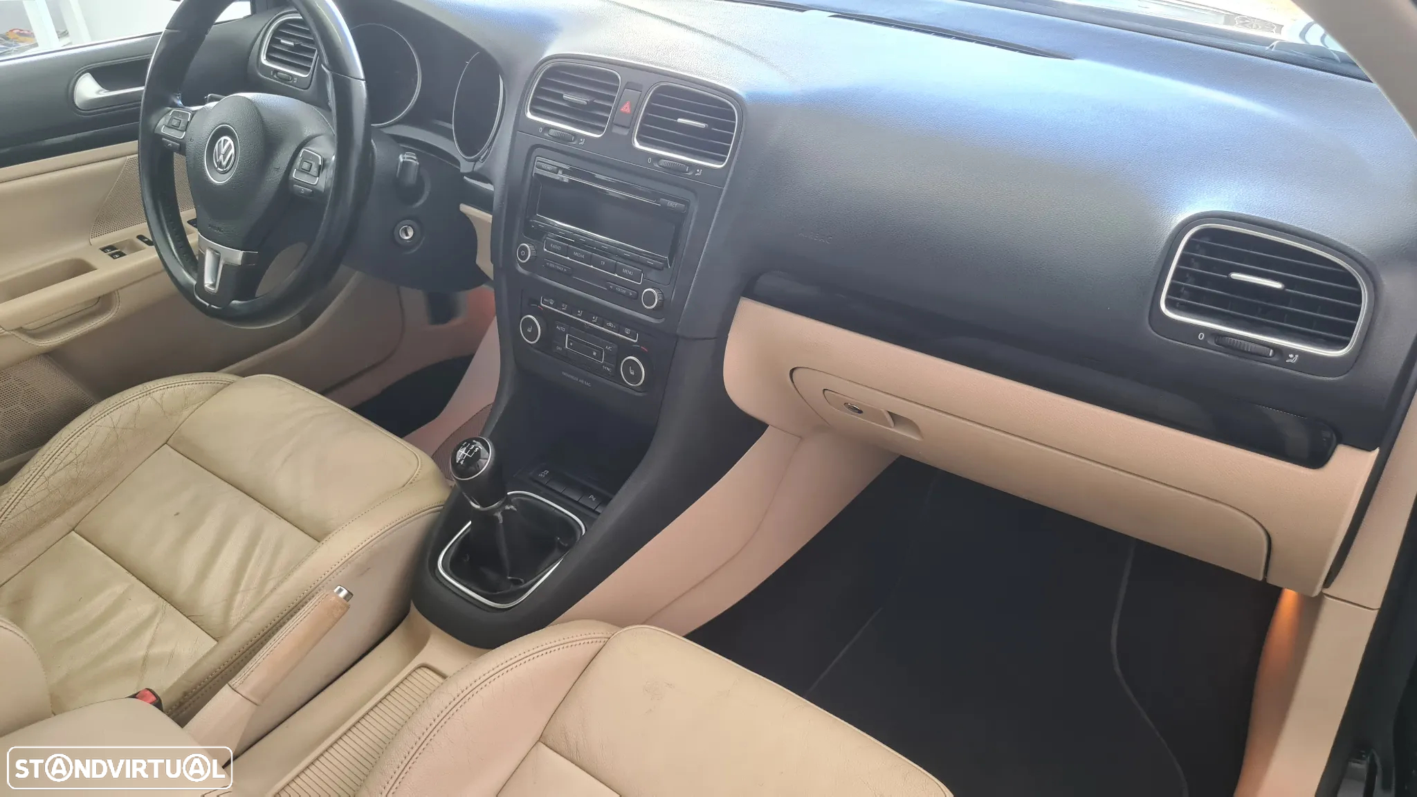 VW Golf Variant 1.6 TDi Confortline - 29