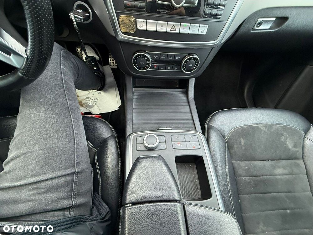 Mercedes-Benz ML - 15