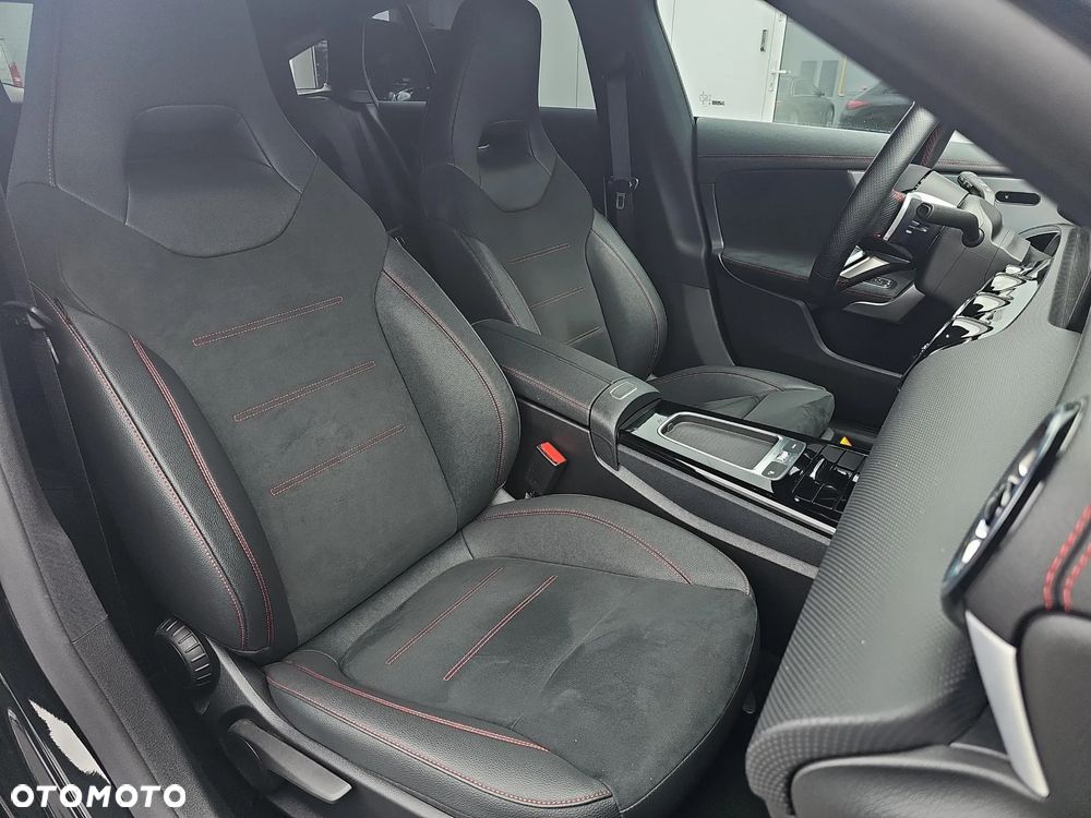 Mercedes-Benz CLA 200 AMG Line 7G-DCT - 13