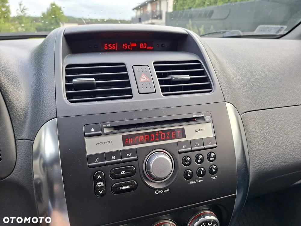 Suzuki SX4 1.6 GS / Premium - 22