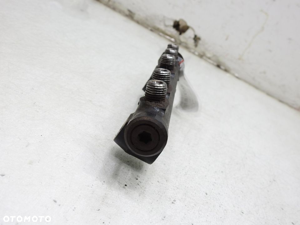 LISTWA WTRYSKOWA VOLVO V70 III 1.6 D - 3