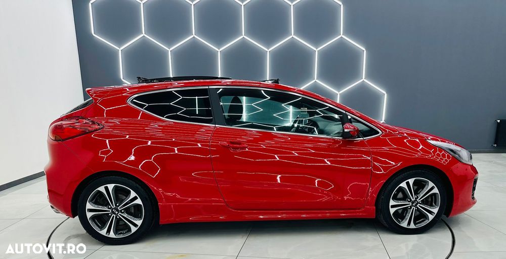 Kia Ceed 1.6 CRDi Dream-Team Edition - 33