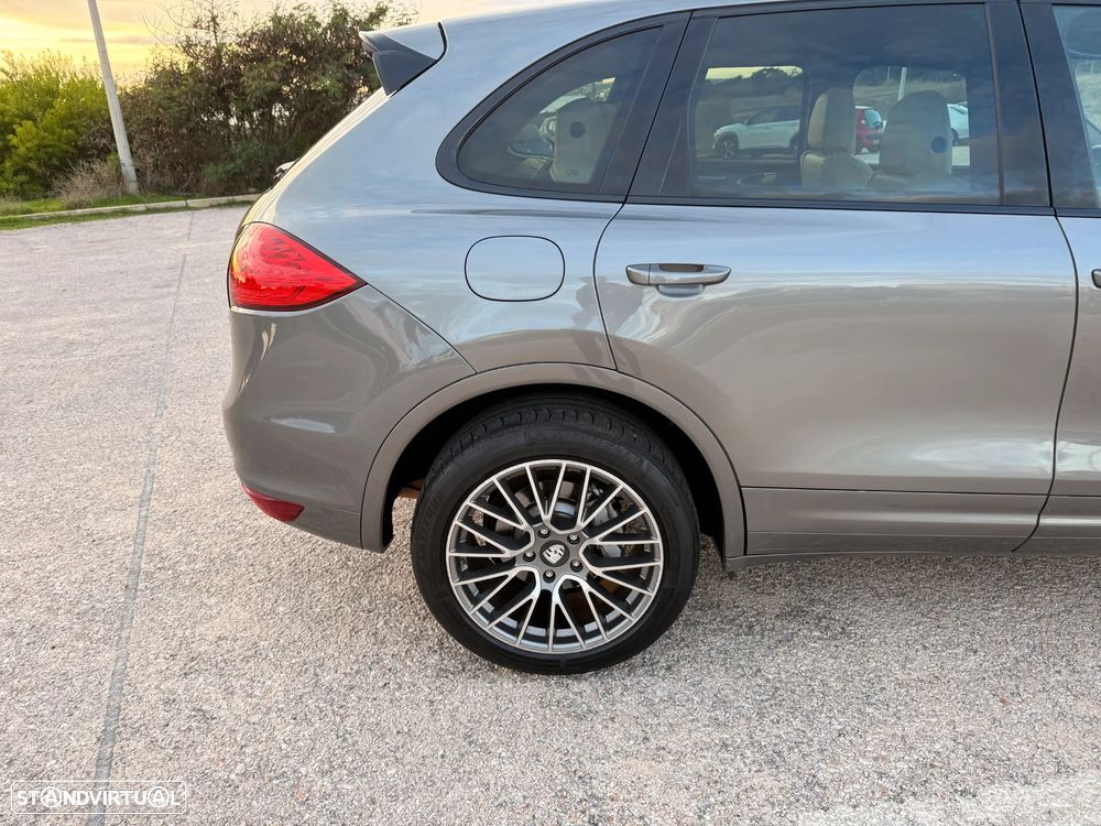 Porsche Cayenne S - 4