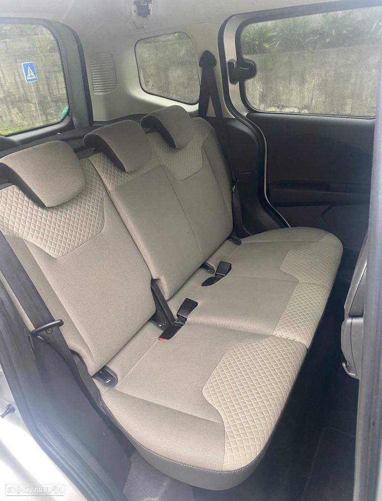 Ford Tourneo Courier - 9