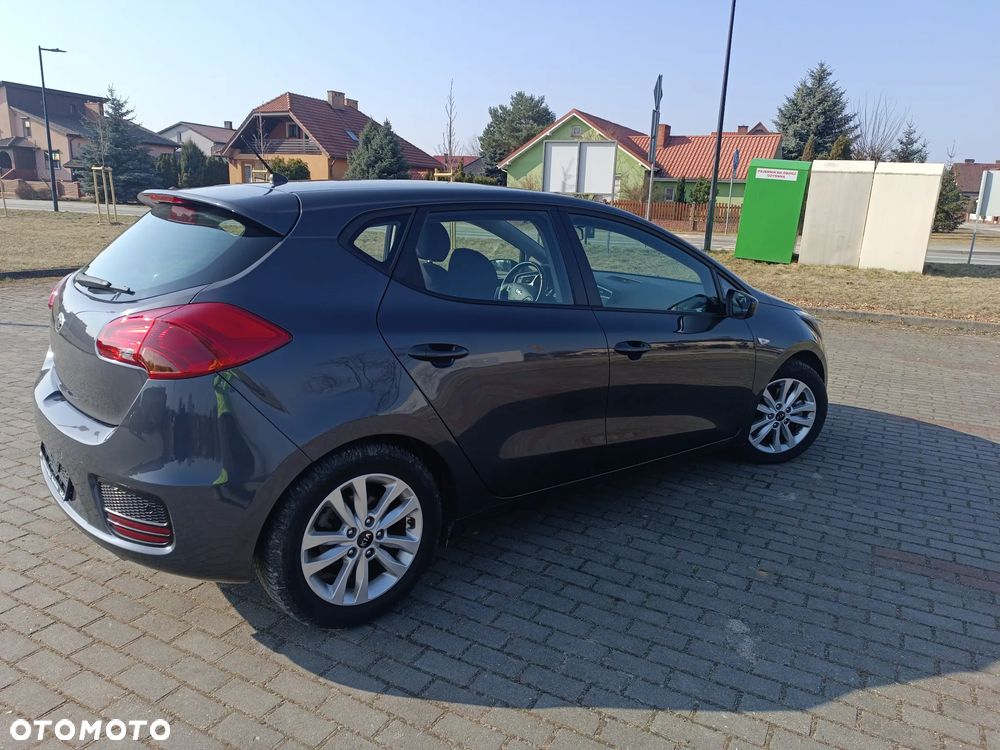 Kia Ceed 1.4 Attract - 12