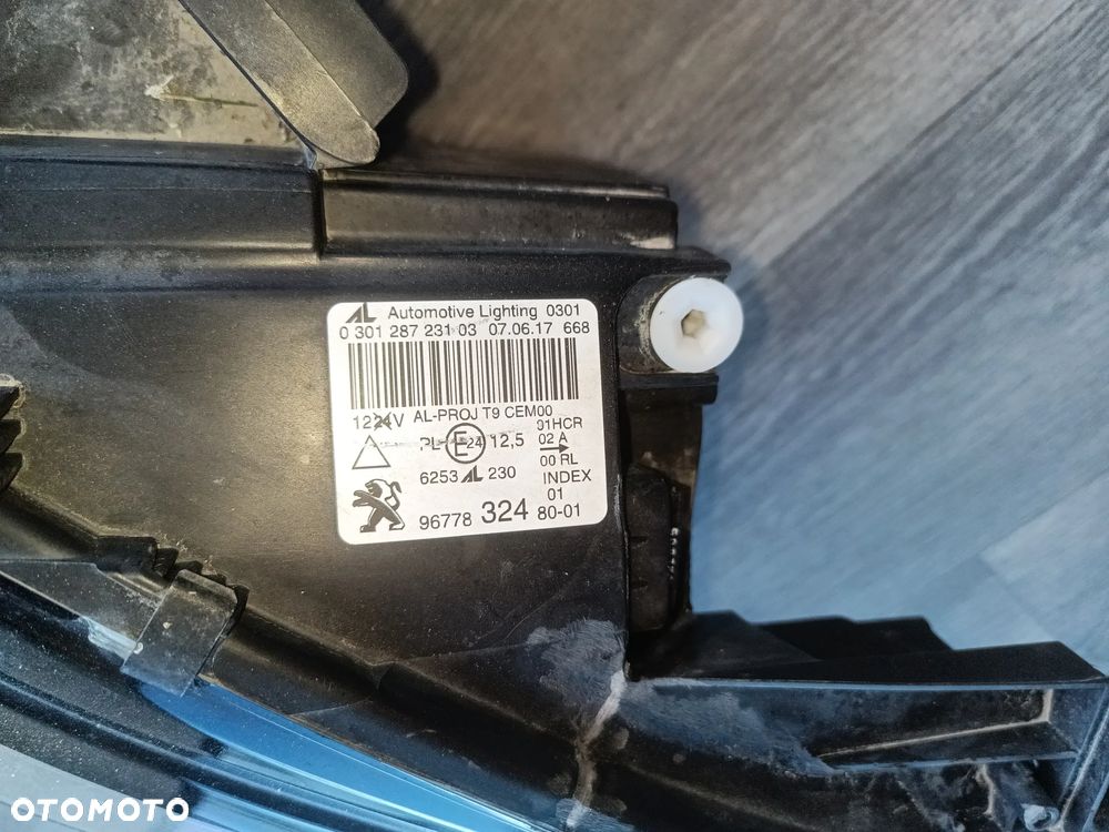 Lampa lewa przednia Peugeot 308 T9 030128723103 - 3