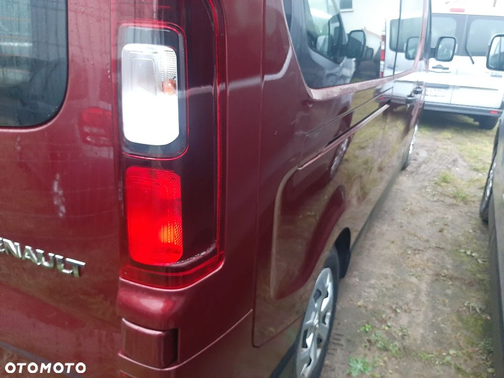 Renault Trafic 2.0 dCi EDC - 9