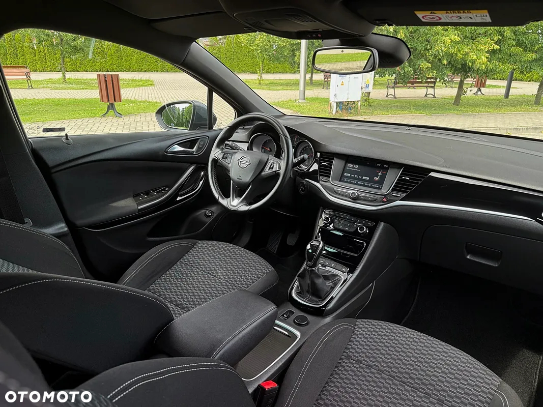 Opel Astra IV 1.6 CDTI Cosmo - 3