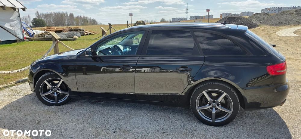 Audi A4 Avant 2.0 TDI DPF multitronic Attraction - 2