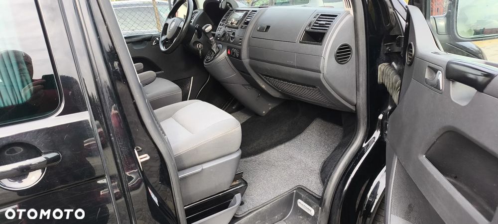 Volkswagen Multivan - 12