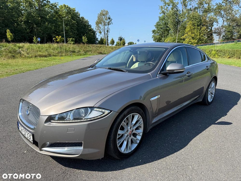 Jaguar XF 3.0 V6 D Luxury - 24