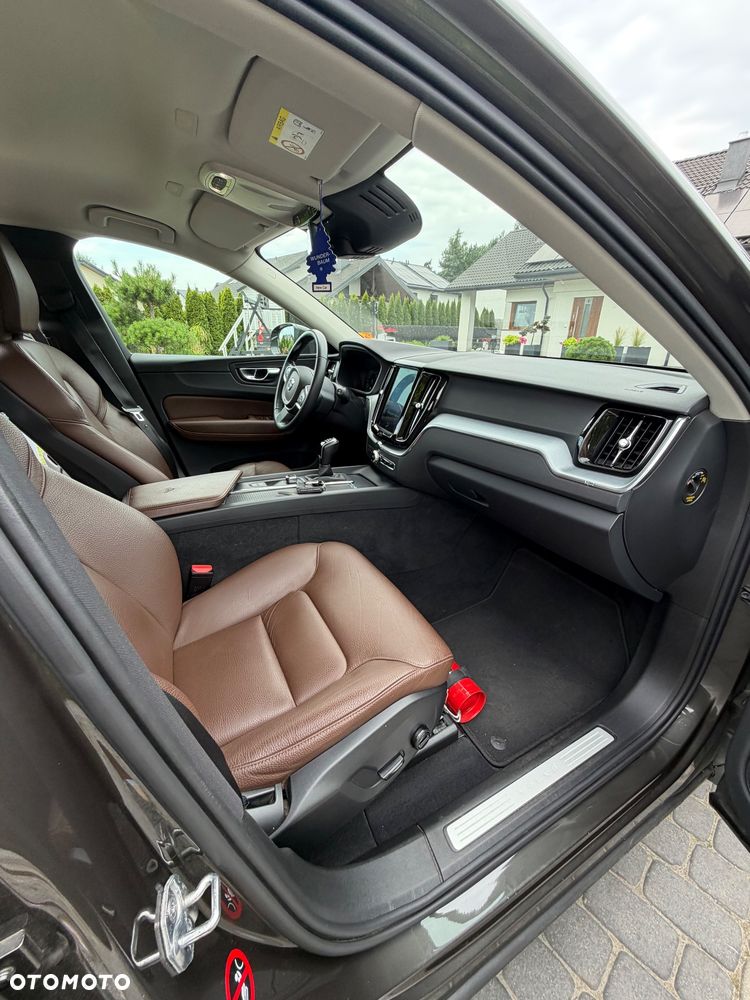 Volvo XC 60 D3 Momentum Pro - 20