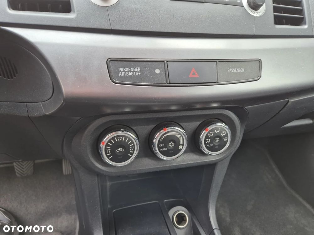 Mitsubishi Lancer - 13