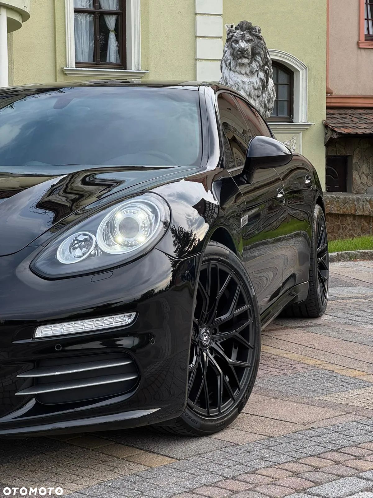 Porsche Panamera 4 Edition - 1