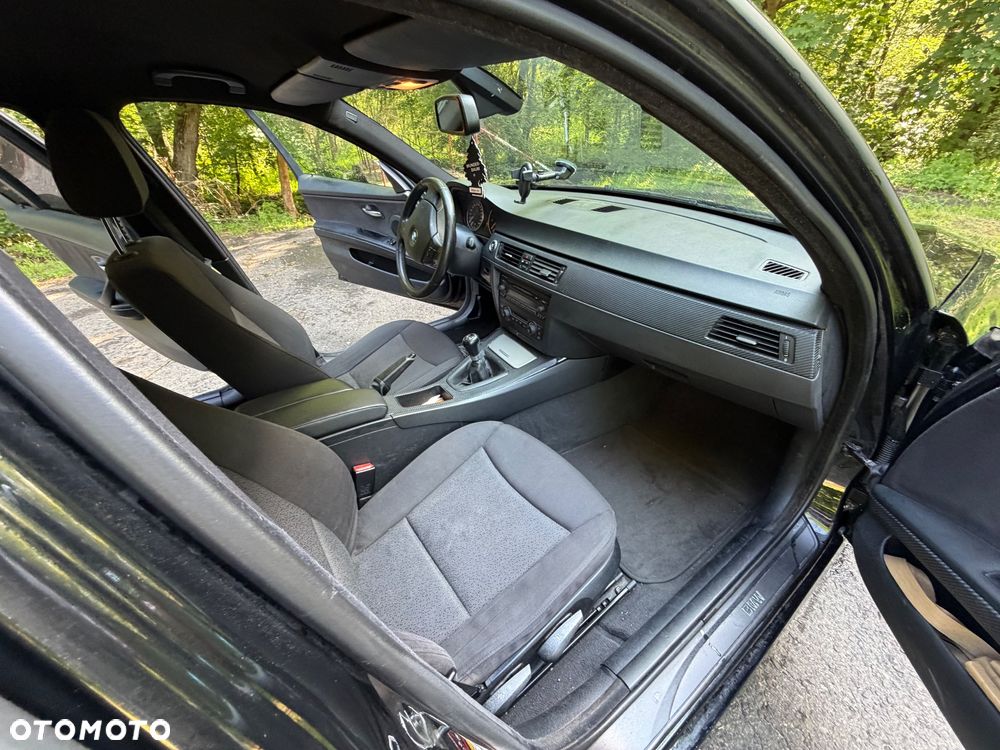 BMW Seria 3 320i - 11