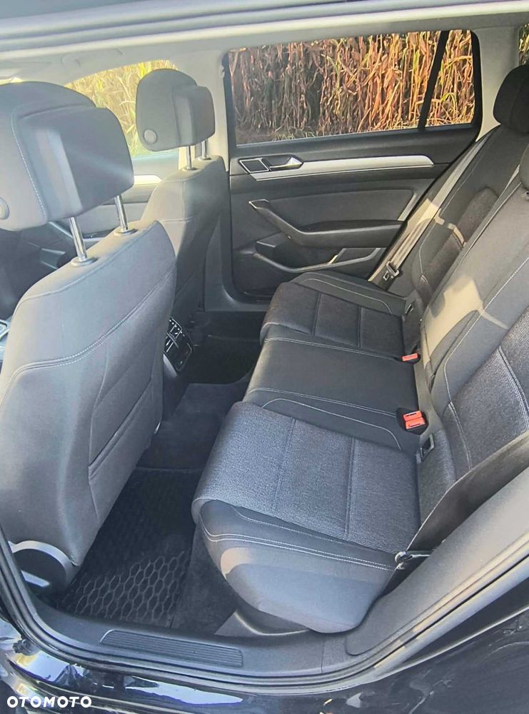 Volkswagen Passat - 8