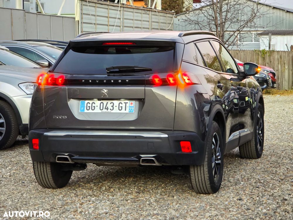 Peugeot 2008 PureTech 130 EAT8 GT Pack - 12