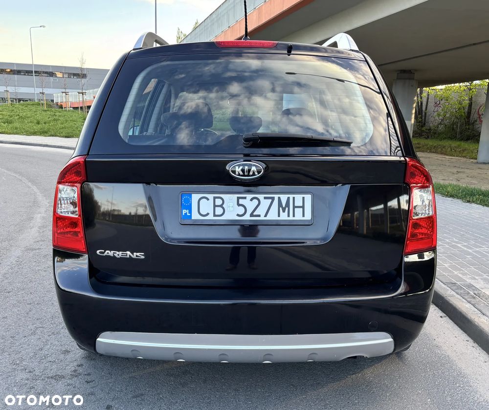 Kia Carens - 7