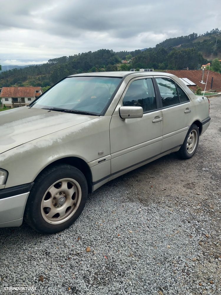 Mercedes-Benz C 200 D Classic - 3