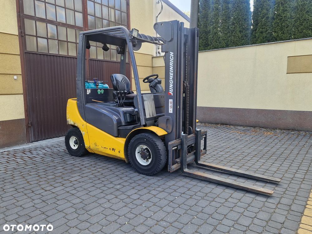 Jungheinrich TFG 425 / LPG / Udźwig 2,5 tony / Triplex/ Wys.podnoszenia 4,7m / Przesuw Boczny - 5
