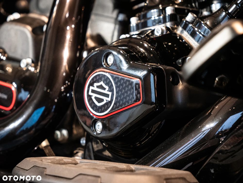 Harley-Davidson Touring Road Glide - 40