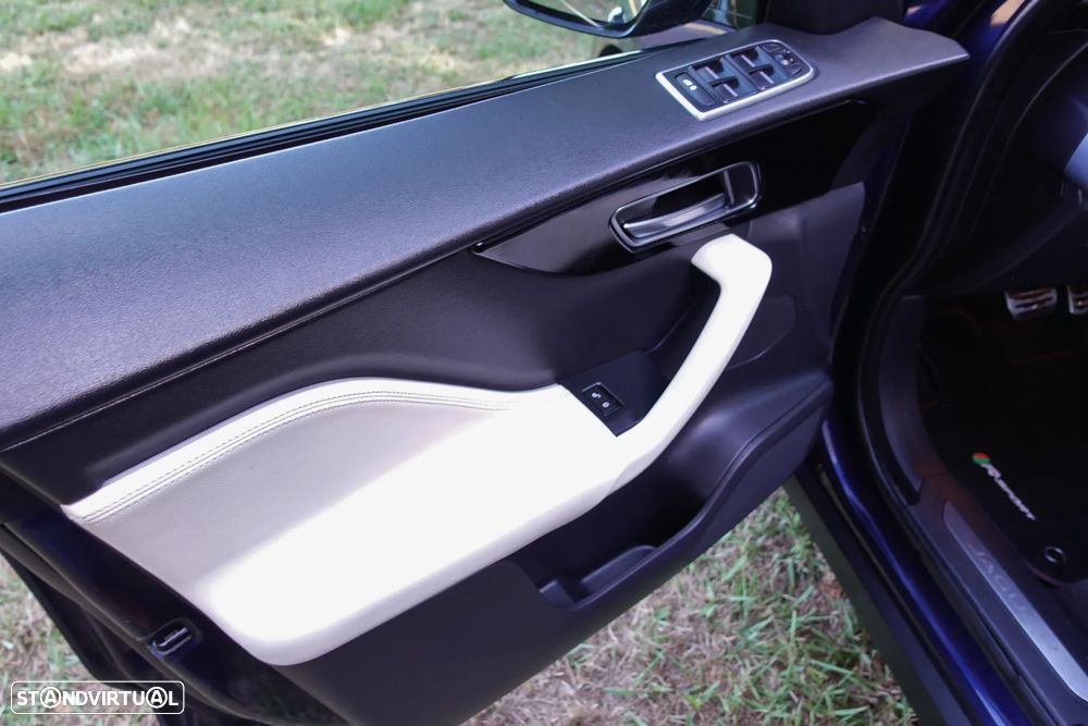 Jaguar F-Pace 2.0 i4D R-Sport Aut. - 34
