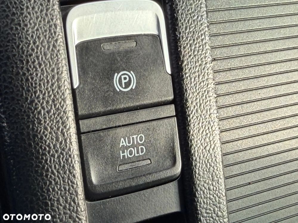 Volkswagen Passat - 16