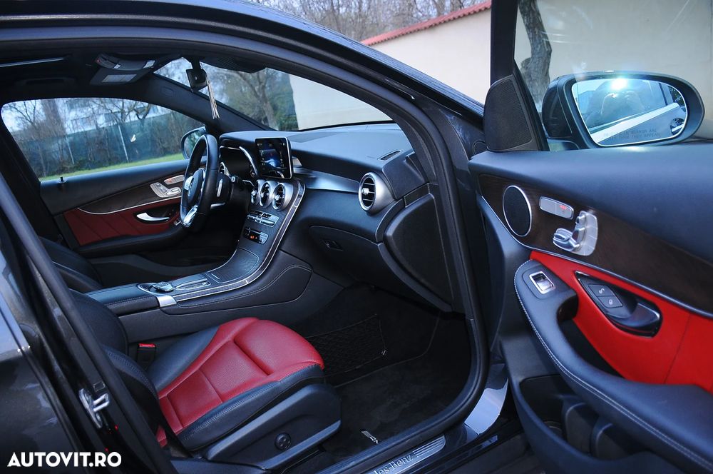 Mercedes-Benz GLC Coupe 300 4Matic 9G-TRONIC Exclusive - 36